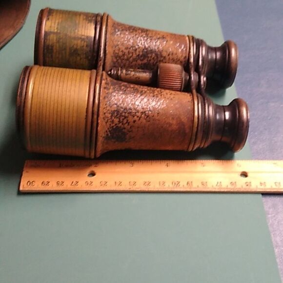 Vintage Leather Case Binoculars Cottagecore Country Outside Bird Watching - Picture 5 of 6